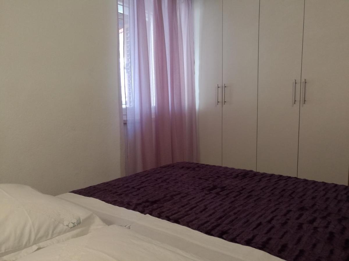 Appartamento Apartman Antonio Komiža Esterno foto