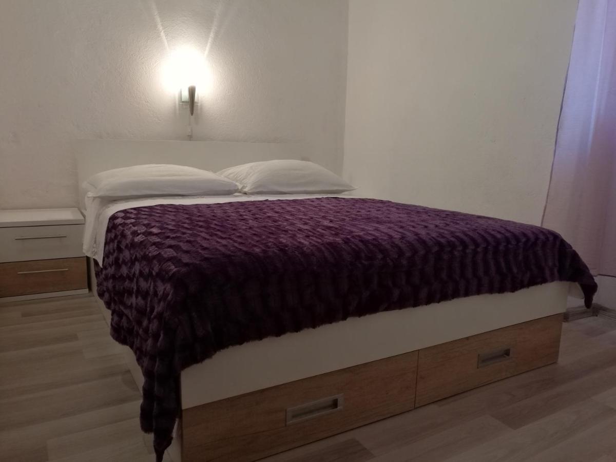 Appartamento Apartman Antonio Komiža Esterno foto